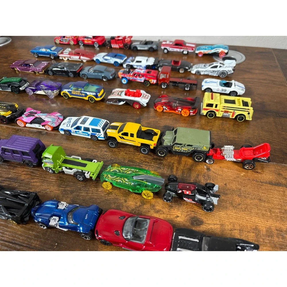 Hot Wheels Matchbox Die-cast Toy Car Lot 43 Piece Mixed Collection Trucks Cars